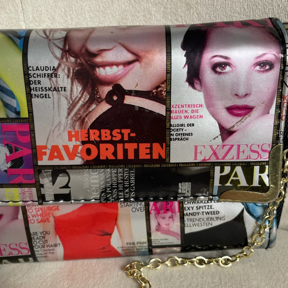 Vogue Magazine Cover Print Wallet Style Purse Shoulder Multicolor Vinyl Clutch - Picture 4 of 14